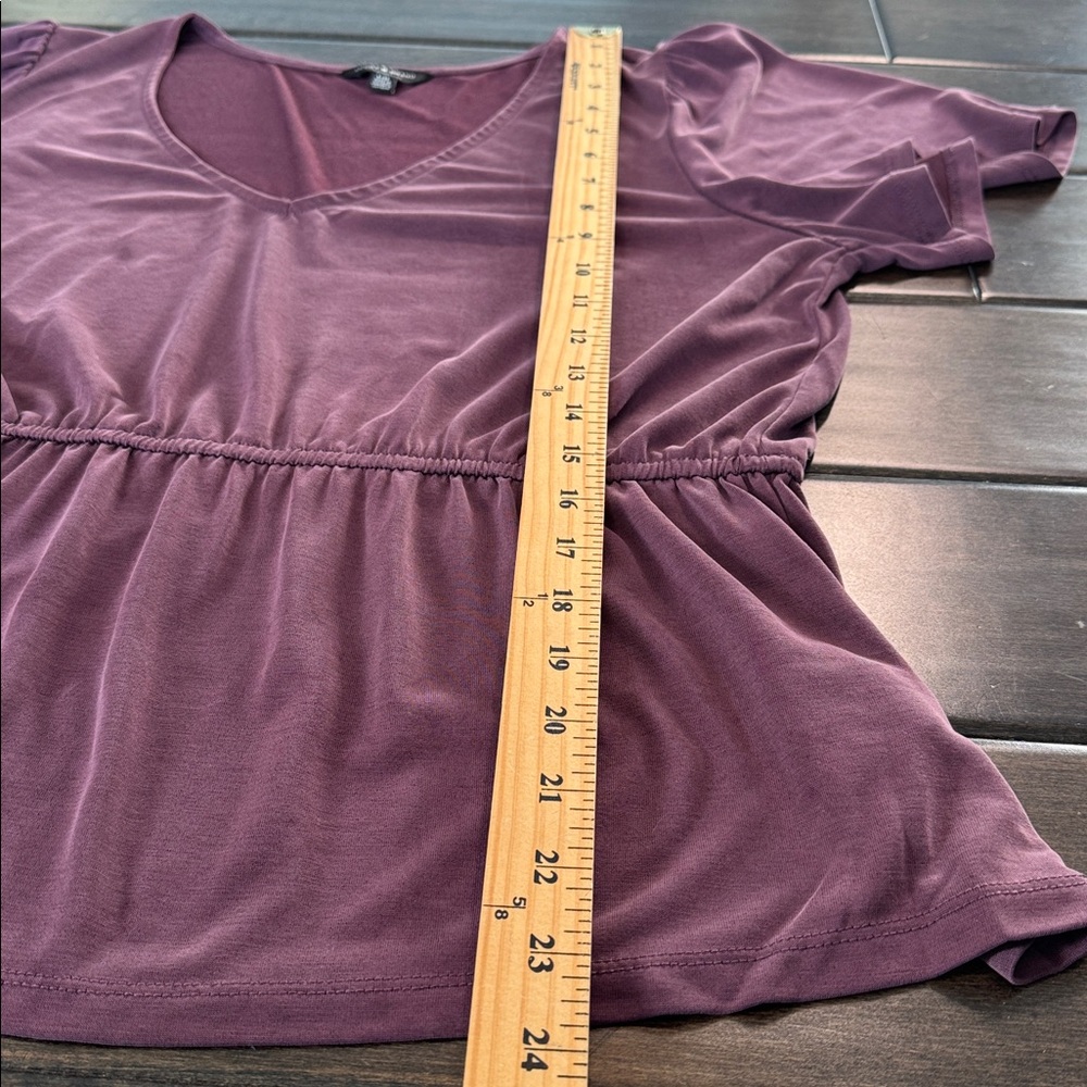 ❤️3/$30 Lucky Brand V-Neck Plum Top - Picture 8 of 8